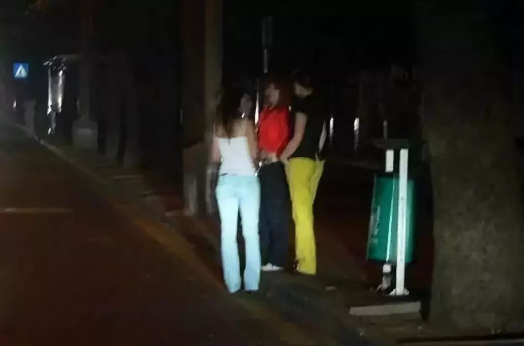 无锡钢铁桥站街女的科技体验之旅，科技与生活的完美融合
